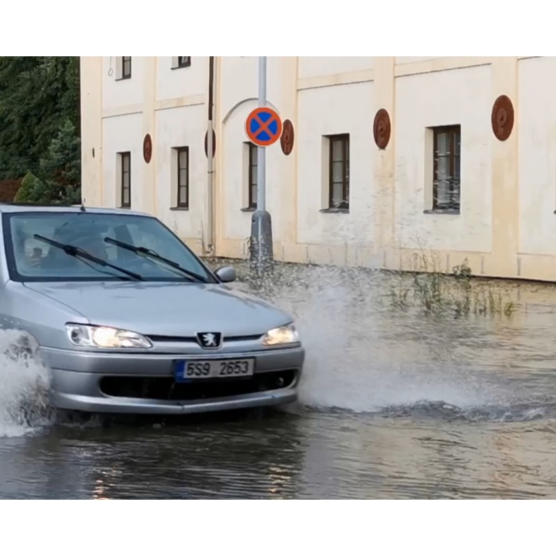 CZ - Prague - weather - rain - flood - water - puddle