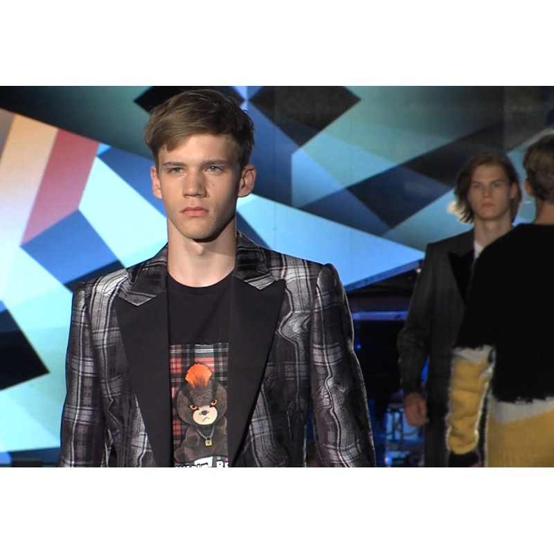 ČR - Pražský hrad - kultura - lidé - módní přehlídka - model - chlapec - fashion