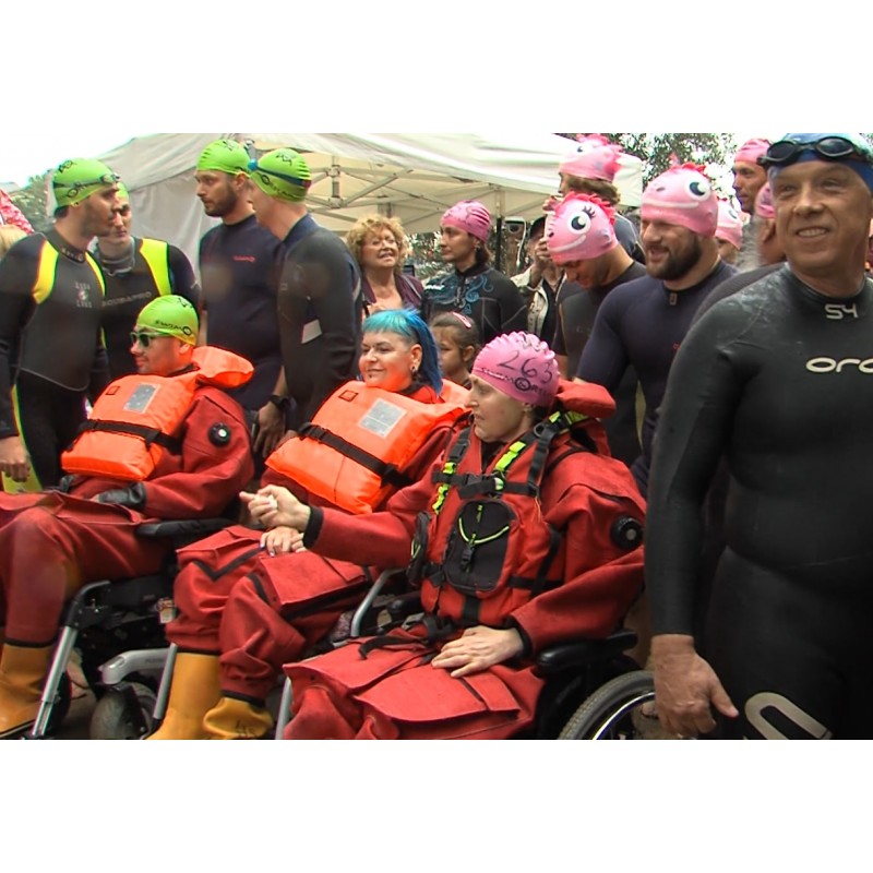 CZ - people - wheelchair user - swimming - swimmer - race - handicap