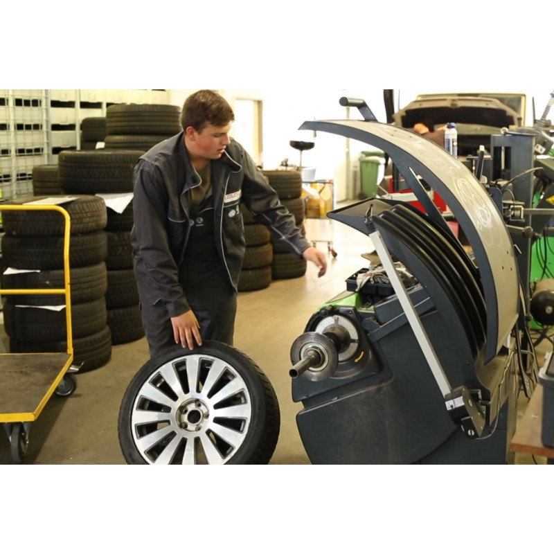 ČR - vzdělávání - automechanik - elektrikář - diagnostika - servis