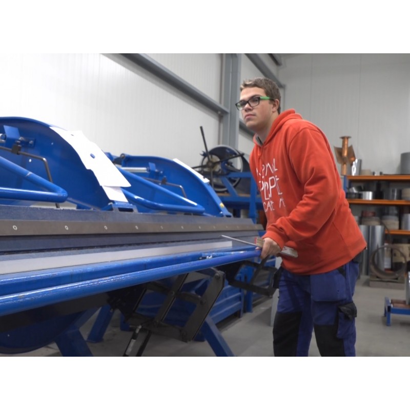 CZ - industry - engineering - tinsmith - sheet - metal - cutting - scissors