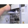  CZ - science - research institute - laboratory technician - sample - analysis - spectroscope - test tube