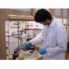  ČR - věda - výzkumný ústav - laboratoř - chemik - roztok - zkumavka - baňka - chemikálie - pokus