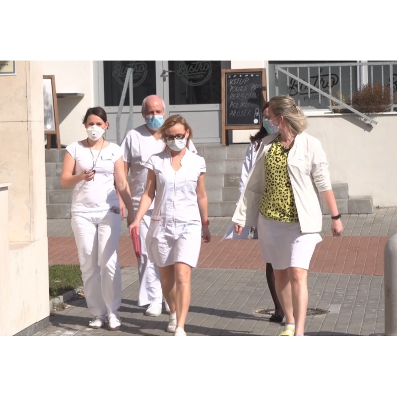 CZ - Prague - health care - mask - respirator - health centre - clinic - airport