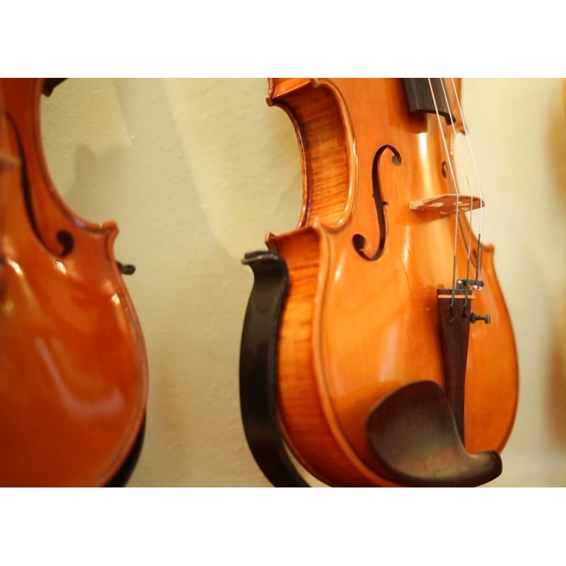 ČR - průmysl - Luby - Akord Kvint - housle - houslař - řezbář - viola - kontrabas - basa