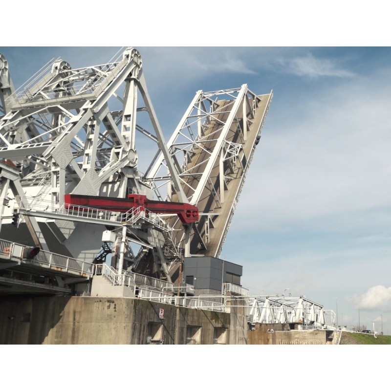 Belgium - Antwerp - transport - river - bridge - lifting - 4K