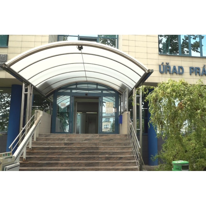  ČR - budovy - Kromeříž - Úřad práce - IPS - informační poradenské středisko - uchazeč - zaměstnání