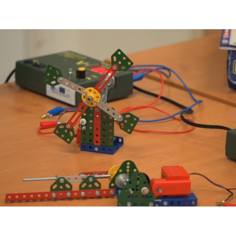 ČR - vzdělávání - Bydžov - Merkur - stavebnice - robot - simulátor - frekvenční - měnič