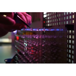 ČR - Kladno - věda - elektrotechnika - LED - dioda - světlo