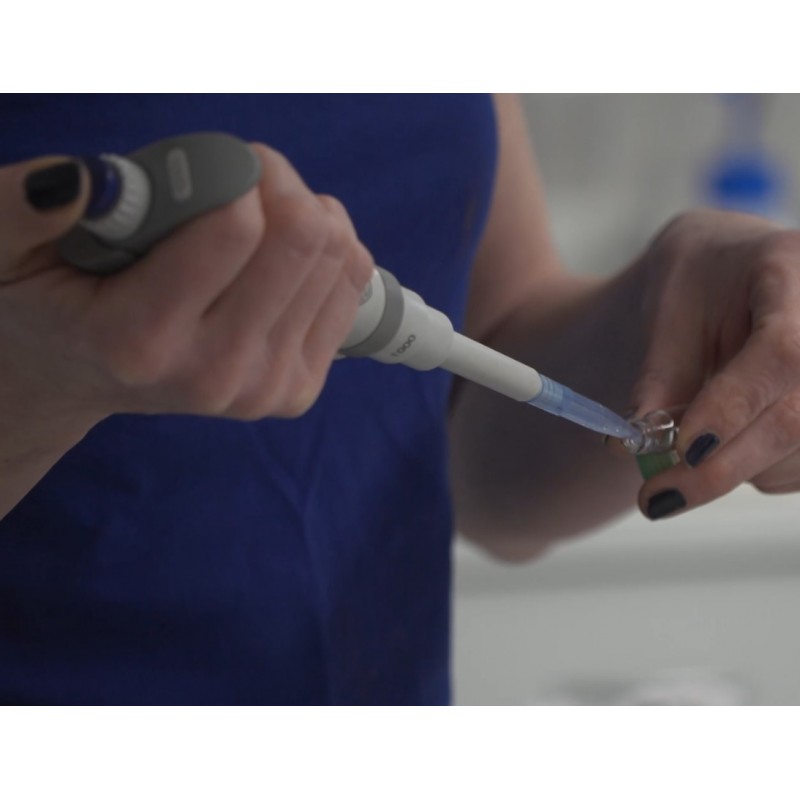 CZ - technology - laboratory - microscope - samples - chemicals - technician - wastewater - research