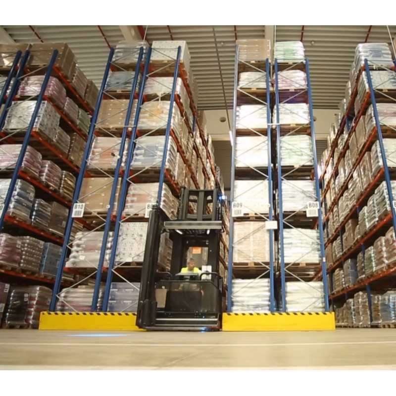 CZ - industry - Toyota - warehouse - forklift - VNA - articulated - shelf