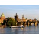 ČR - Praha - města - Karlův most - Vltava - Staroměstská radnice - loď - dron - letiště