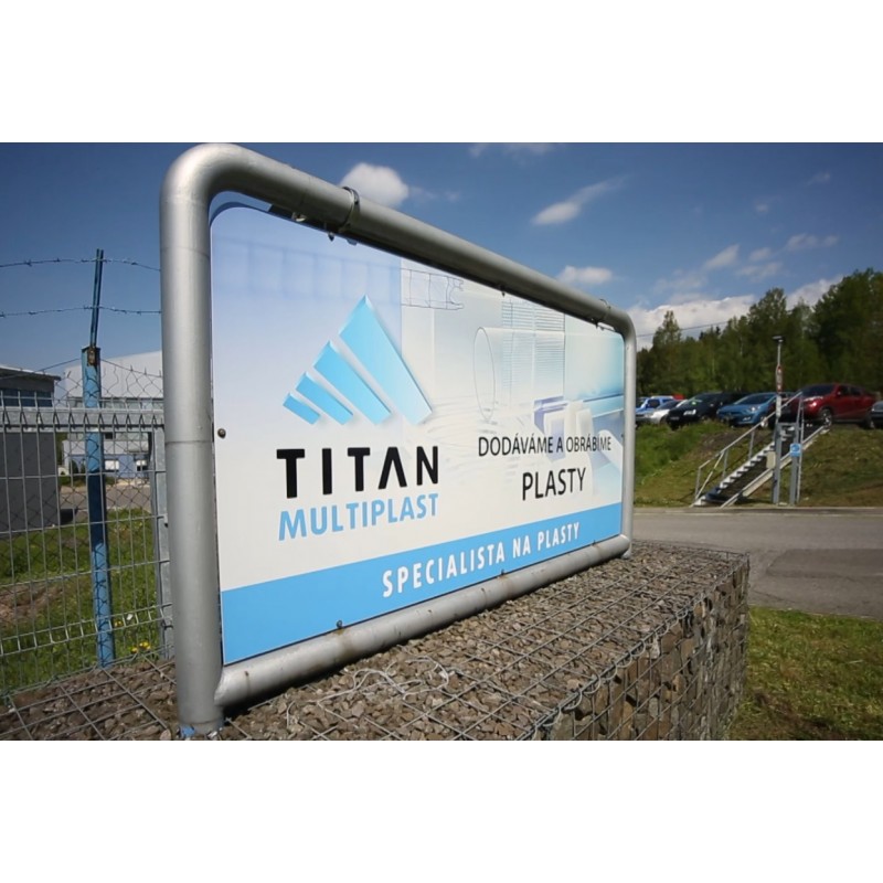 ČR - Smržovka - průmysl - Titan Multiplast - plasty - sklady - hala - vozíky - regály