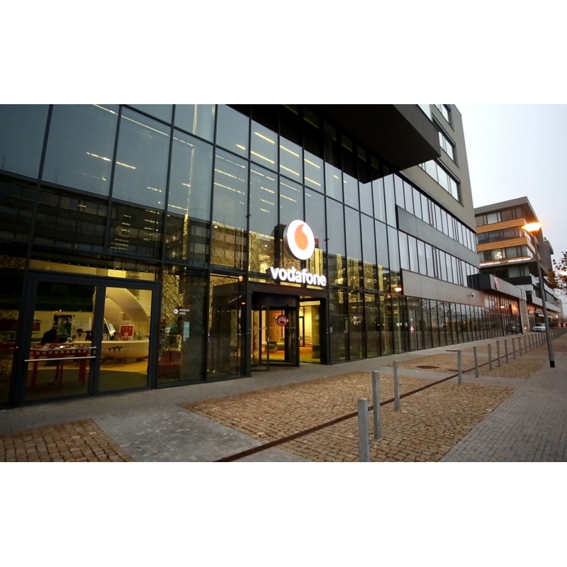 CZ - business - Vodafone - telecommunications - mobile - operator - building - exteriors - interiors