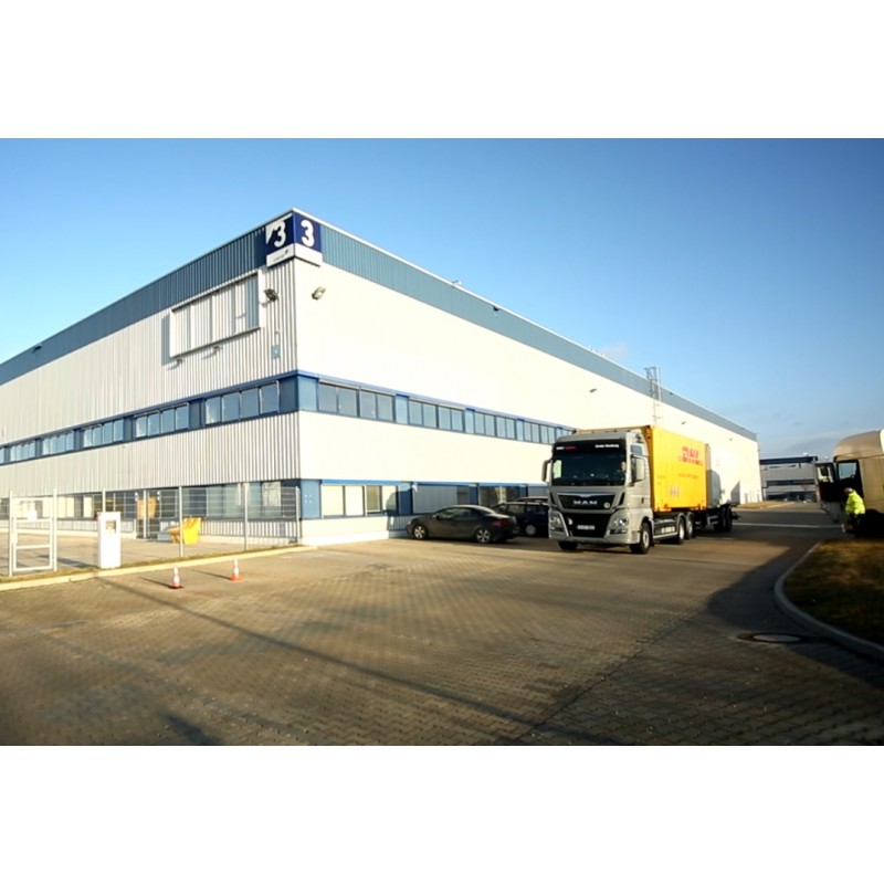 ČR - průmysl - DHL - truck - vozík - paleta - řidič - sklad - display - dělník - vysokozdvižný