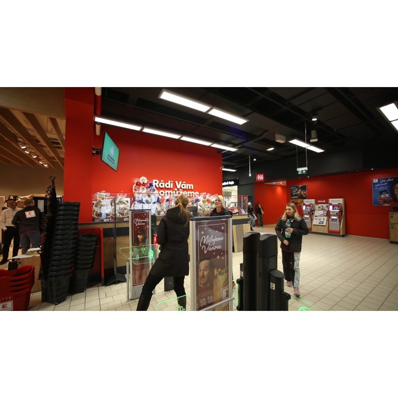 CZ - bussiness - supermarket - fruits - vegetables - food - goods - shelf - shop assistant