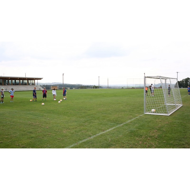 CZ - sport - fund - playground - football - clubhouse - soccer player - base