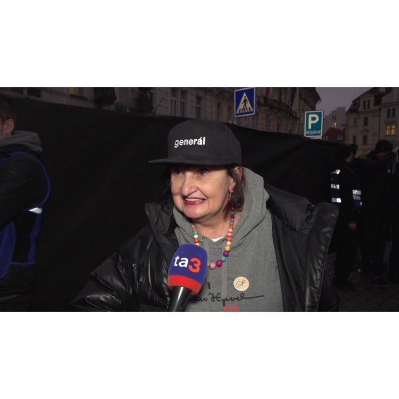 ČR - Praha - Staroměstské - demonstrace - Petr Pavel - prezident - Holubová - Nerudová - Svěrák