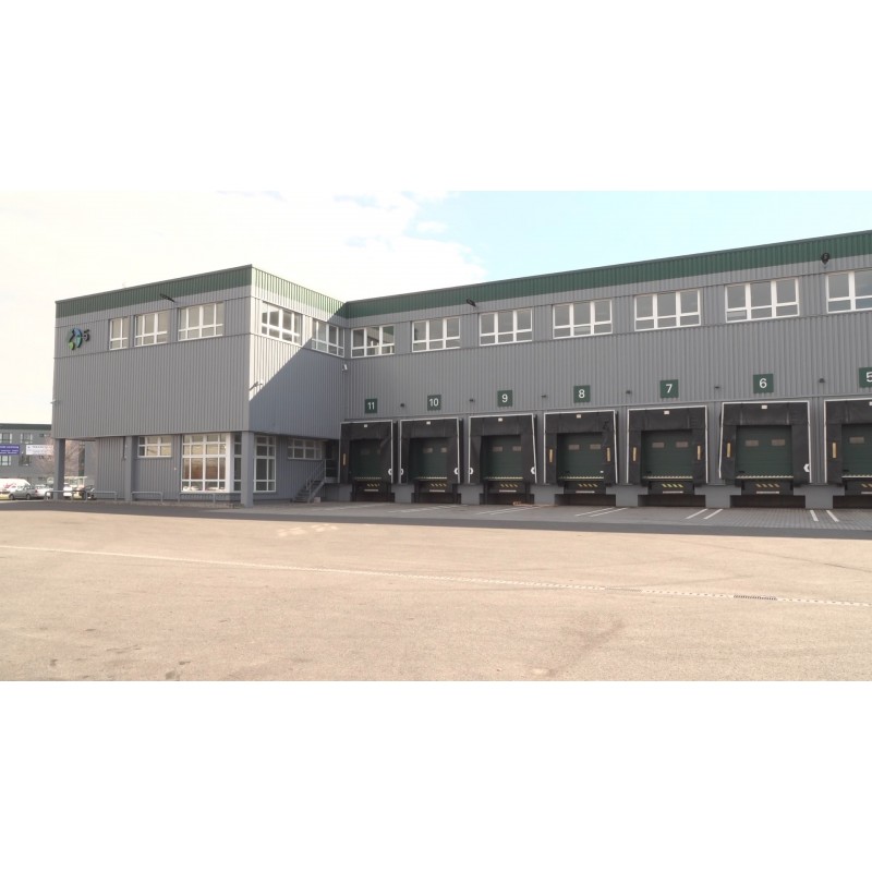 CZ - business - warehouse - storage - fork lift - pallet - box - bar code scanner - goods - packaging