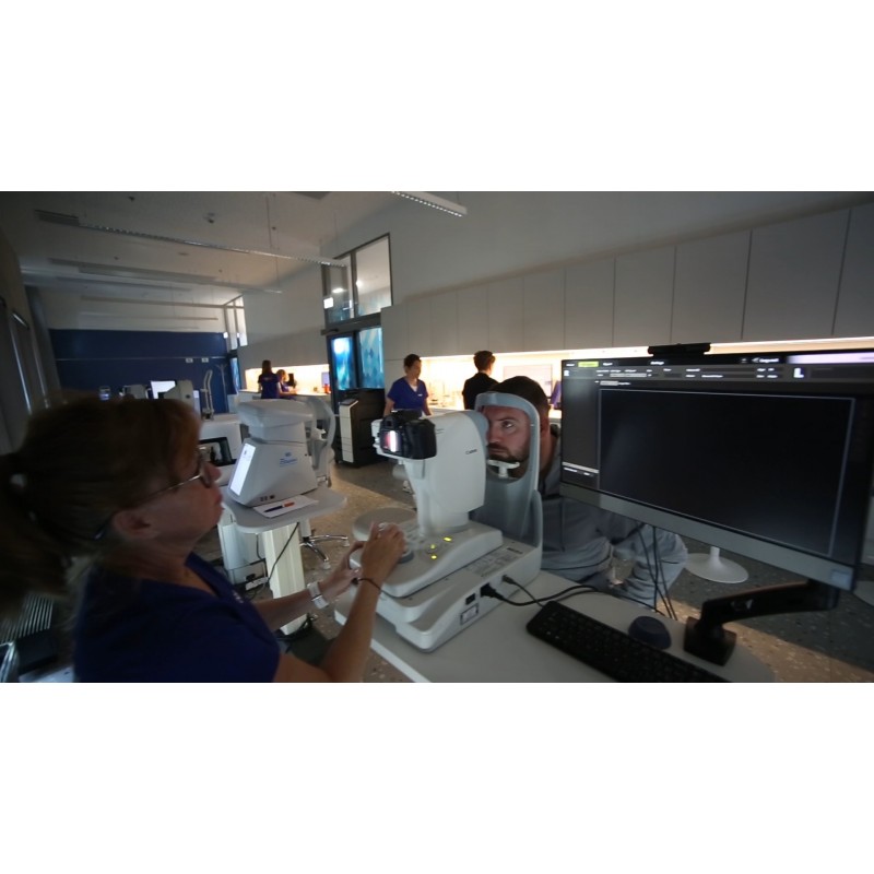 ČR - Praha - zdravotnictví - Oční centrum - oko - vyšetření - pacient - lékař - OCP - laser operace