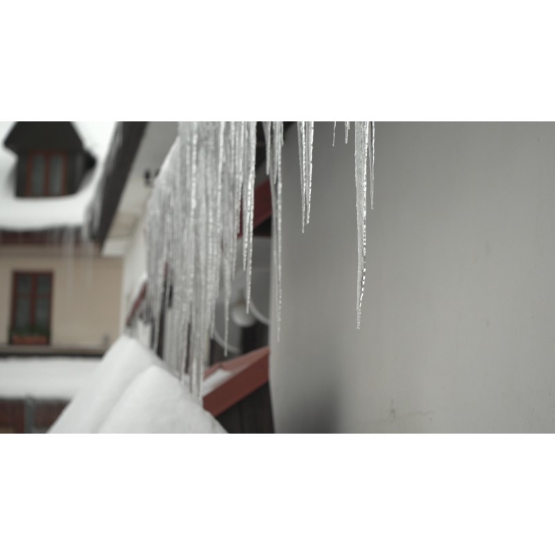 ČR - města - Krkonoše - Špindlerův mlýn - řeka Labe - andělská křídla - hory - sníh - vánoční trhy