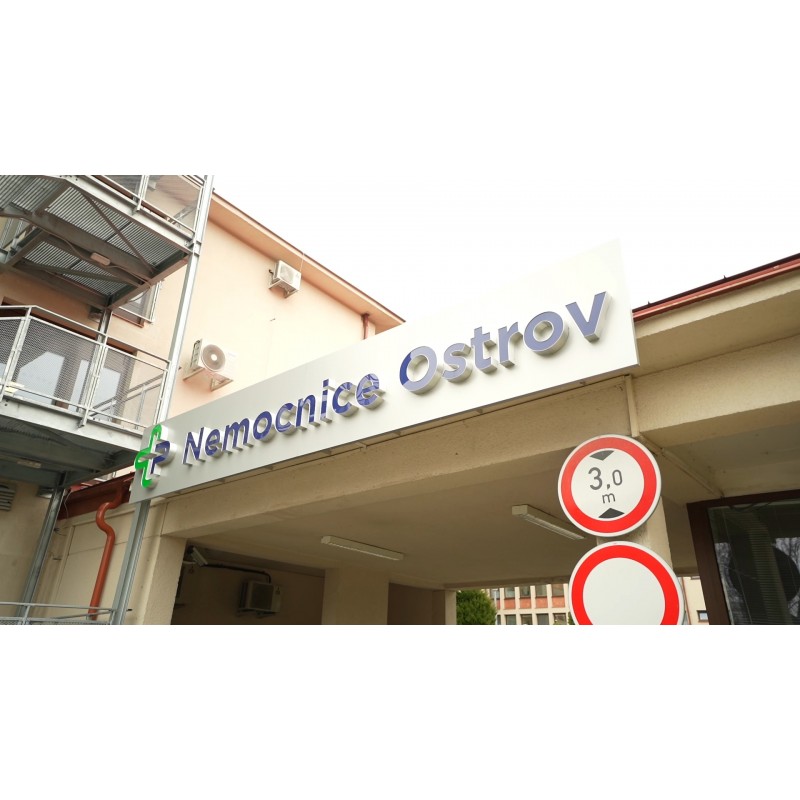 ČR - Ostrov - zdravotnictví - Alzheimer - stáří - demence - pečovatelka - senior