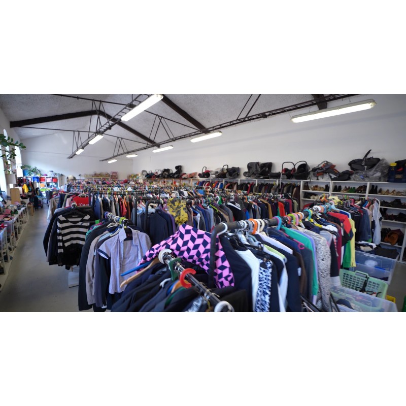 CZ - Prague - Holešovice - BPS - ČEZ - volunteer - clothes - Šatník