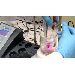 ČR - škola - chemie - laboratoř - zkumavky - výbuch sodíku 