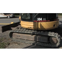 ČR - pásový bagr - Caterpillar - skrývka zeminy