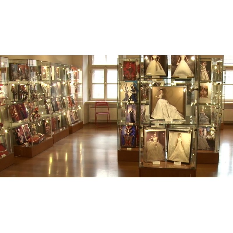 CR - entertainment - dolls - exhibition