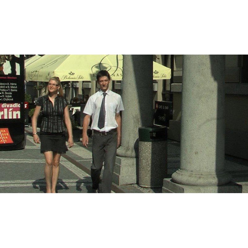 CR - Prague - people - walking