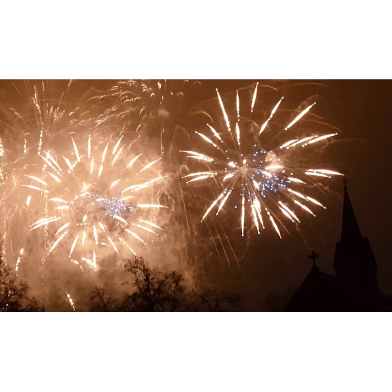 ČR - Praha - novoroční ohňostroj - 1 leden 2016